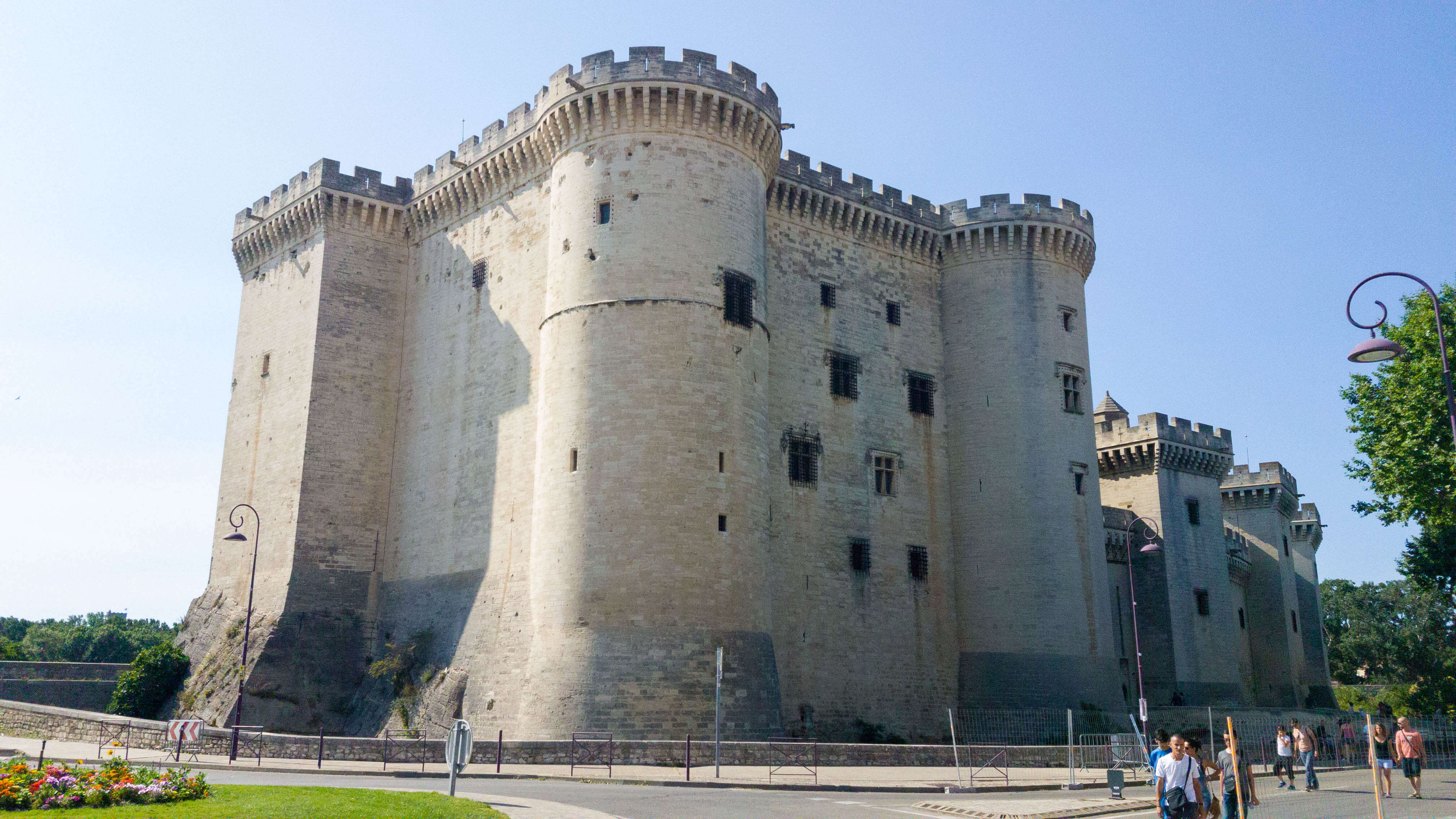 tarascon rhône provence montagnette