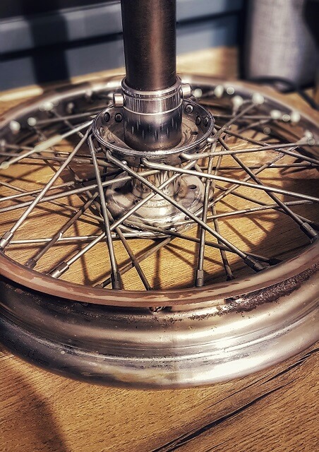 création lampe Atelier On/Off chez docks de la Literie à Arles