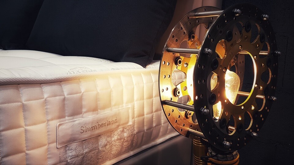 création lampe Atelier On/Off chez docks de la Literie à Arles