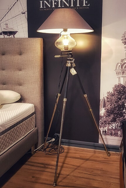 création lampe Atelier On/Off chez docks de la Literie à Arles