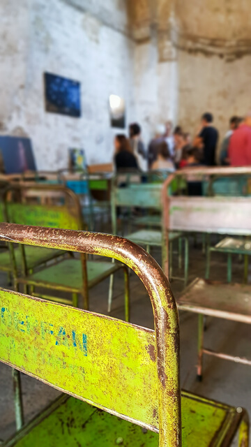 vente aux enchères de photographie à la Chapelle de la Madeleine à Arles pour l'Ete Indien et le Marché des Collectionneurs