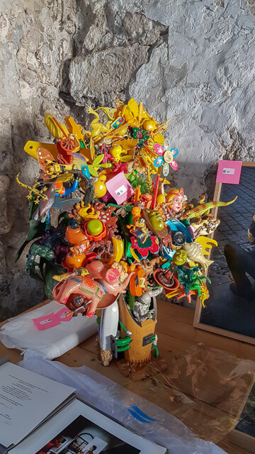 vente aux enchères de photographie à la Chapelle de la Madeleine à Arles pour l'Ete Indien et le Marché des Collectionneurs