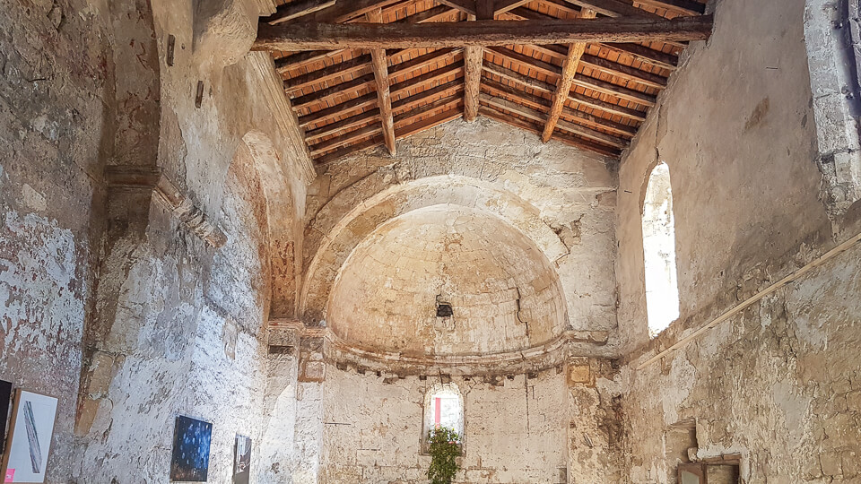 vente aux enchères de photographie à la Chapelle de la Madeleine à Arles pour l'Ete Indien et le Marché des Collectionneurs