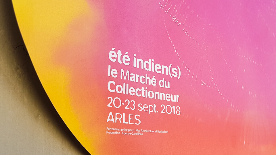 vente aux enchères de photographie à la Chapelle de la Madeleine à Arles pour l'Ete Indien et le Marché des Collectionneurs