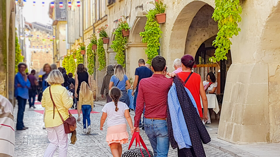 Rue des halles Journée commerce et artisanat 2018 à Tarascon