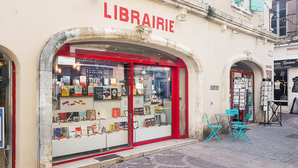 Librairie indépendante Les Grandes Largeurs à Arles