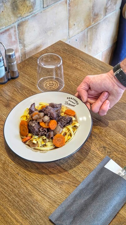 Bar du Marché sur le boulevard des Lices à Arles