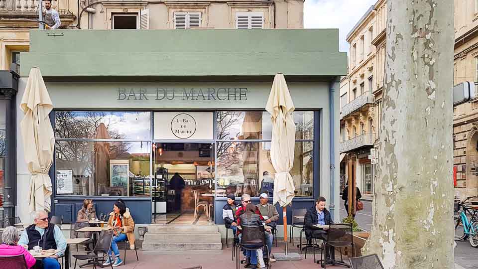 Bar du Marché sur le boulevard des Lices à Arles 13200