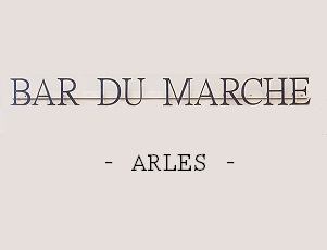 Bar du marché à Arles, le rdv du samedi matin après le marché