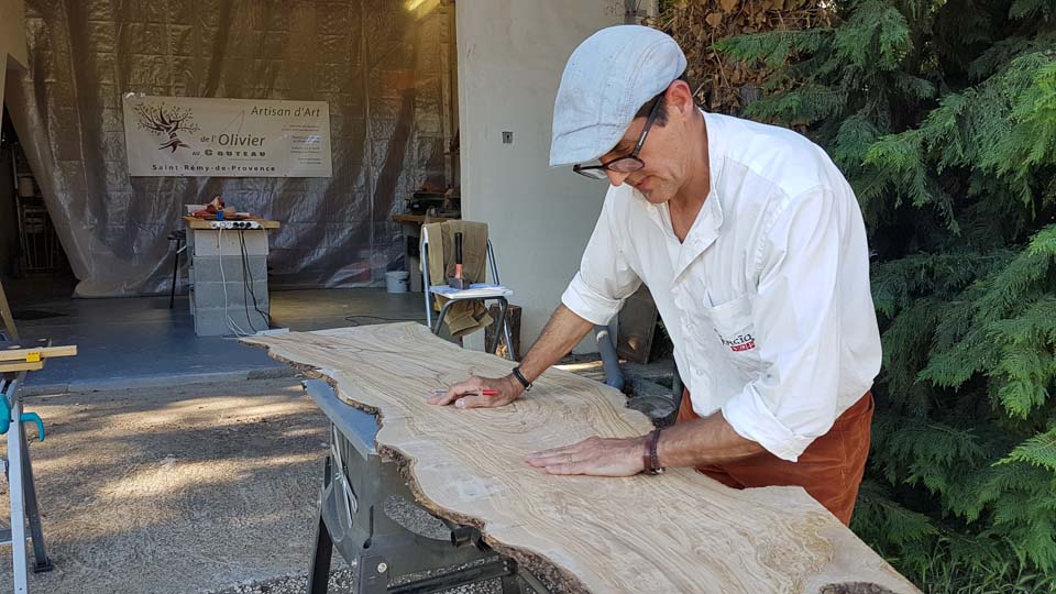 artisan saint rémy de provence olivier au couteau