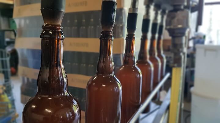 embotueillage bières bio alpilles Camargue BAA de la Brasserie Artisanale Arlésienne à Arles