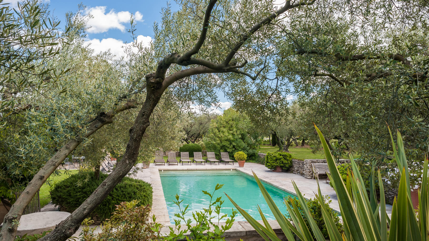 time in provence location luxe alpilles