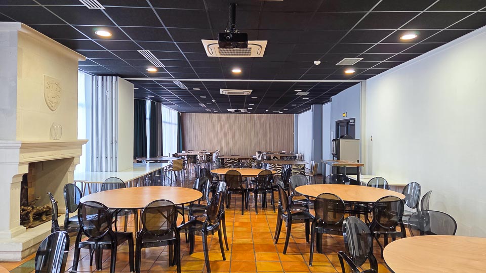 Hôtel 4* Arles Plaza - Piscine, séminaires