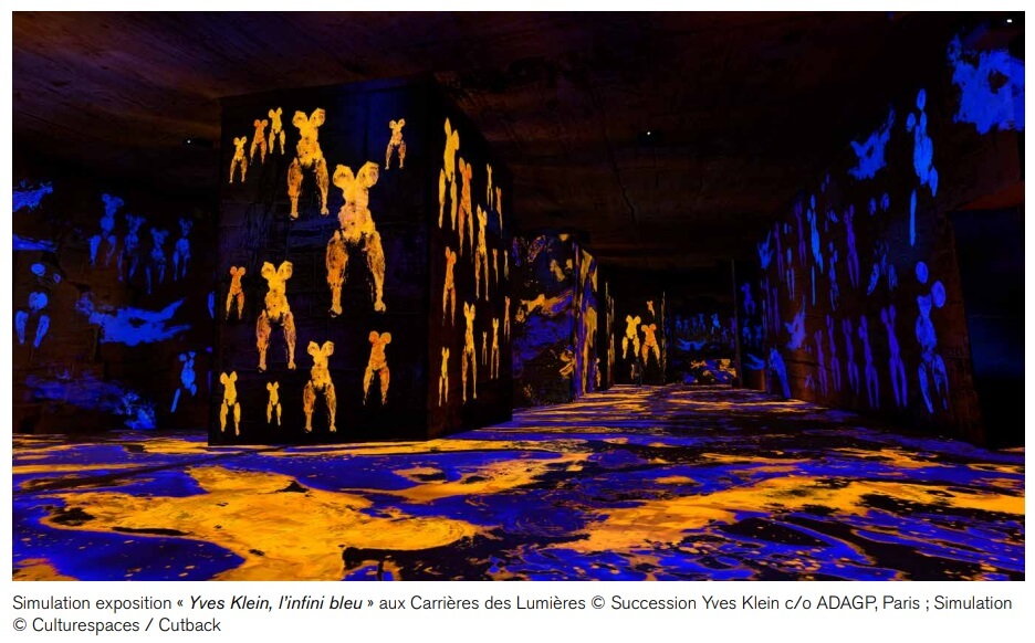 L'infini Bleu de Yves Klein à l'exposition immersive "Venise la Sérénissime" 2022 aux Carrières des Lumières des Baux de Provence