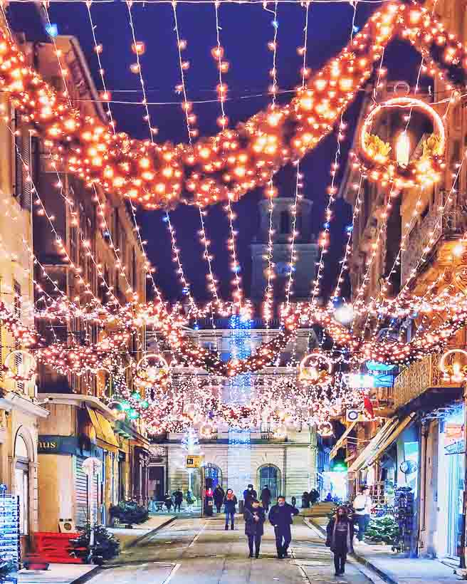 Illuminations de Noël à Arles en Camargue