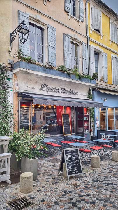 Restaurant l'Epicier Moderne à Arles, quartier de la Roquette