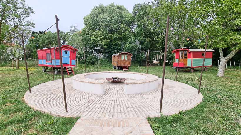 Les Maisons de Méjanes en Camargue, locations saisonnières ouvertes toute l'année