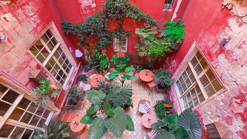 Hôtel de charme au cœur du centre historique d'Arles - Hôtel l'Amphithéâtre