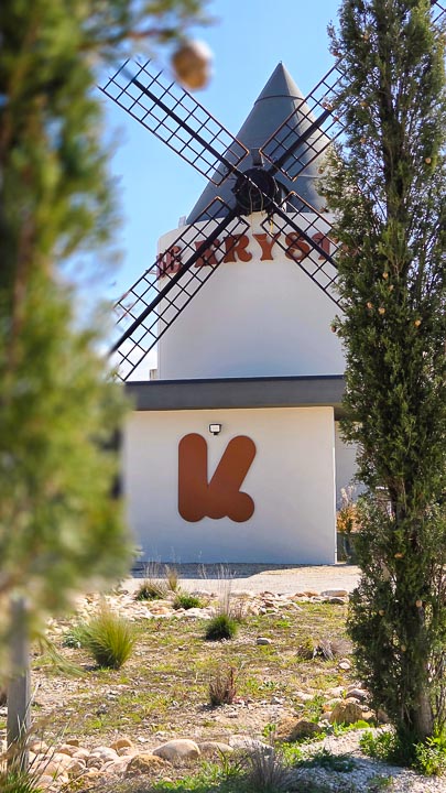 Le Krystal, centre de padel, escalade, restaurant et bar à vins à Arles