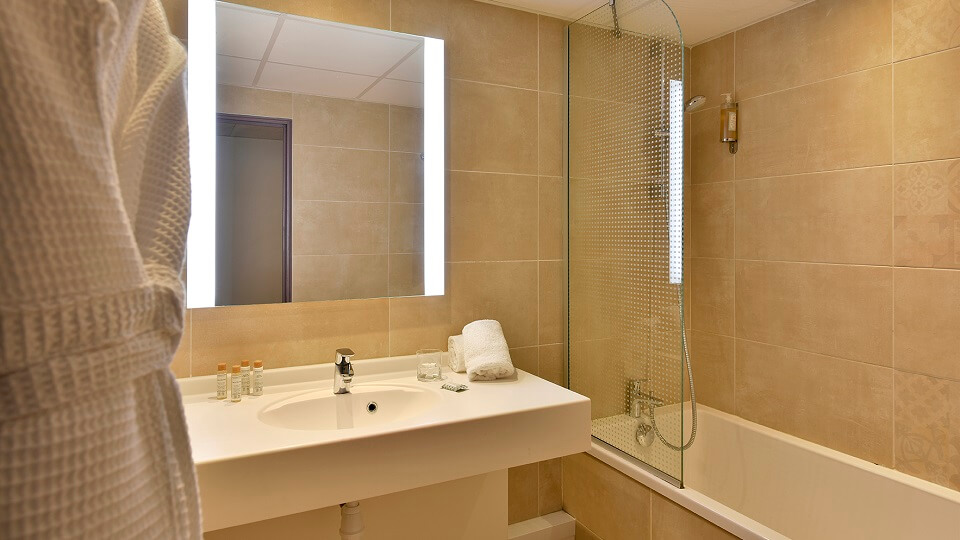 Hôtel 4 étoiles Arles Plaza - Séjour et séminaires en Camargue
