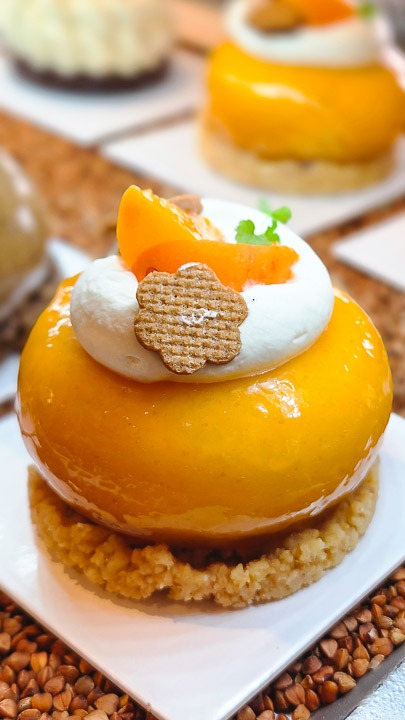 Pâtisserie COSMOS à Arles - Gâteaux vegan, végétarien et sans gluten