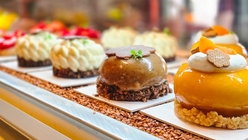 Pâtisserie COSMOS à Arles - Gâteaux vegan, végétarien et sans gluten