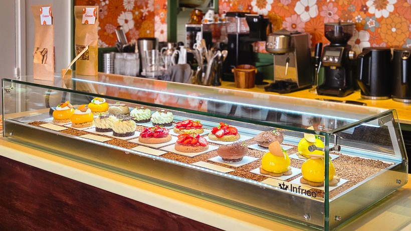 Pâtisserie COSMOS à Arles - Gâteaux vegan, végétarien et sans gluten
